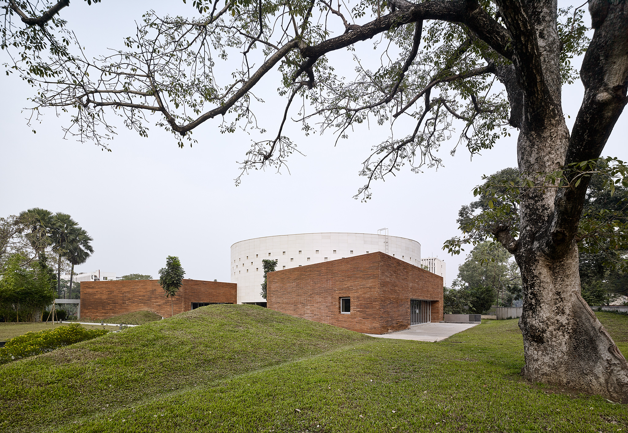 Bihar Museum / Maki and Associates + Opolis